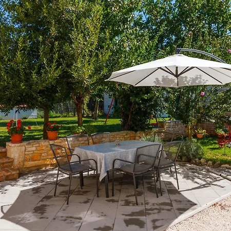 Casa vacanze Stone House Furlani With A Lovely Garden Svetvinčenat