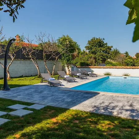 Casa vacanze Stone House Furlani With A Lovely Garden Svetvinčenat