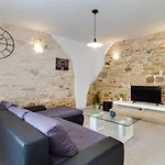 بيت للعطل Stone House Furlani With A Lovely Garden *