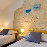 بيت للعطل Stone House Furlani With A Lovely Garden