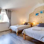 Stone House Furlani With A Lovely Garden بيت للعطل Svetvinčenat
