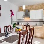 بيت للعطل Stone House Furlani With A Lovely Garden