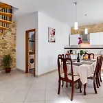 بيت للعطل Stone House Furlani With A Lovely Garden
