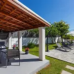 Stone House Furlani With A Lovely Garden بيت للعطل Svetvinčenat