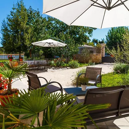 Stone House Furlani With A Lovely Garden *