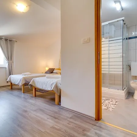 Stone House Furlani With A Lovely Garden Holiday home Svetvincenat