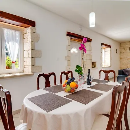 Holiday home Stone House Furlani With A Lovely Garden *