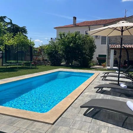 Stone House Furlani With A Lovely Garden * Svetvincenat
