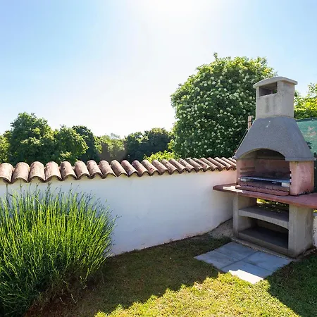 Stone House Furlani With A Lovely Garden بيت للعطل Svetvinčenat